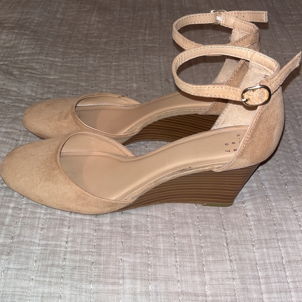 a.n.a A New Day Tan Suede Tan Wedge heels size 8.5
